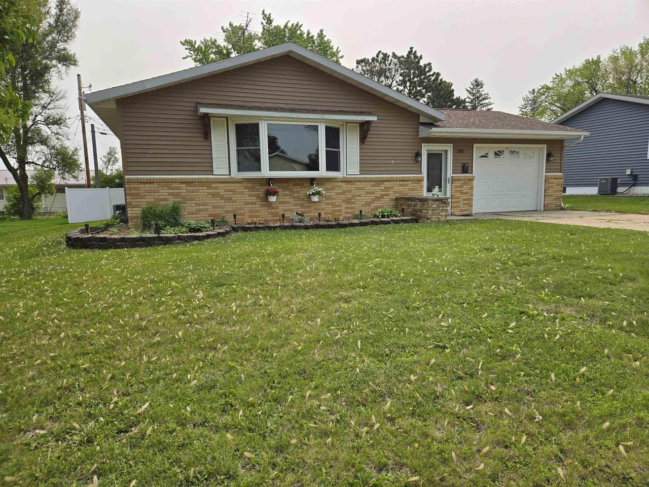 1005 Red Maple Ave. - Photo 1