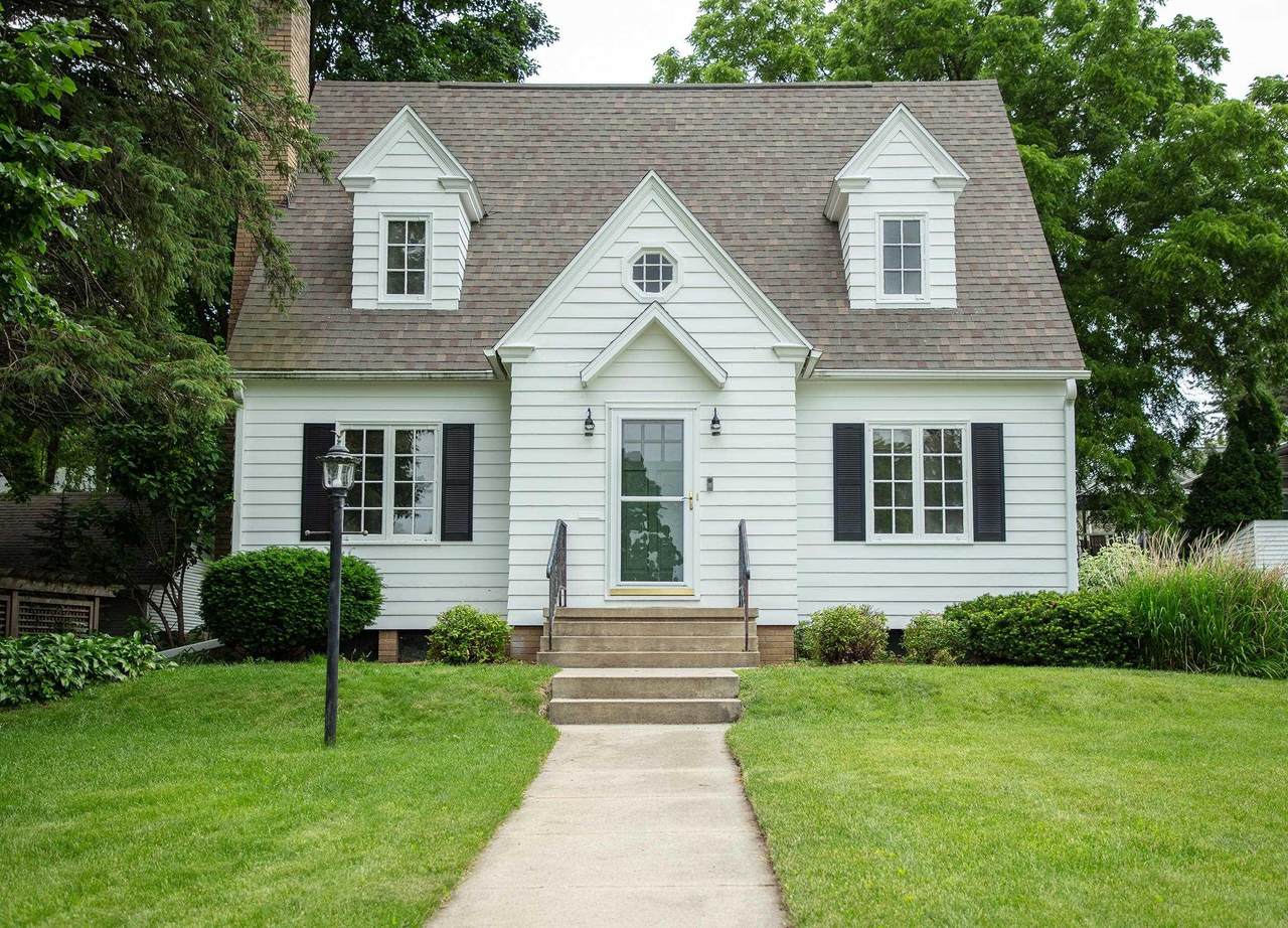 215 6th Street - Photo 1
