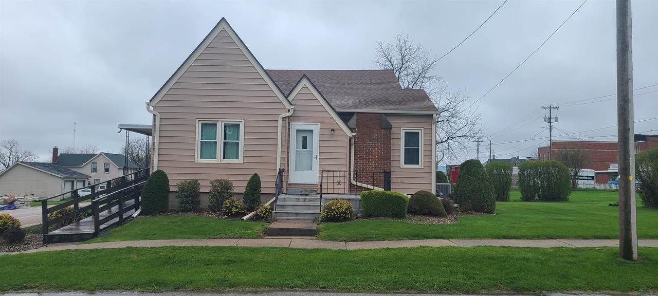 108 Niagara Street - Photo 1