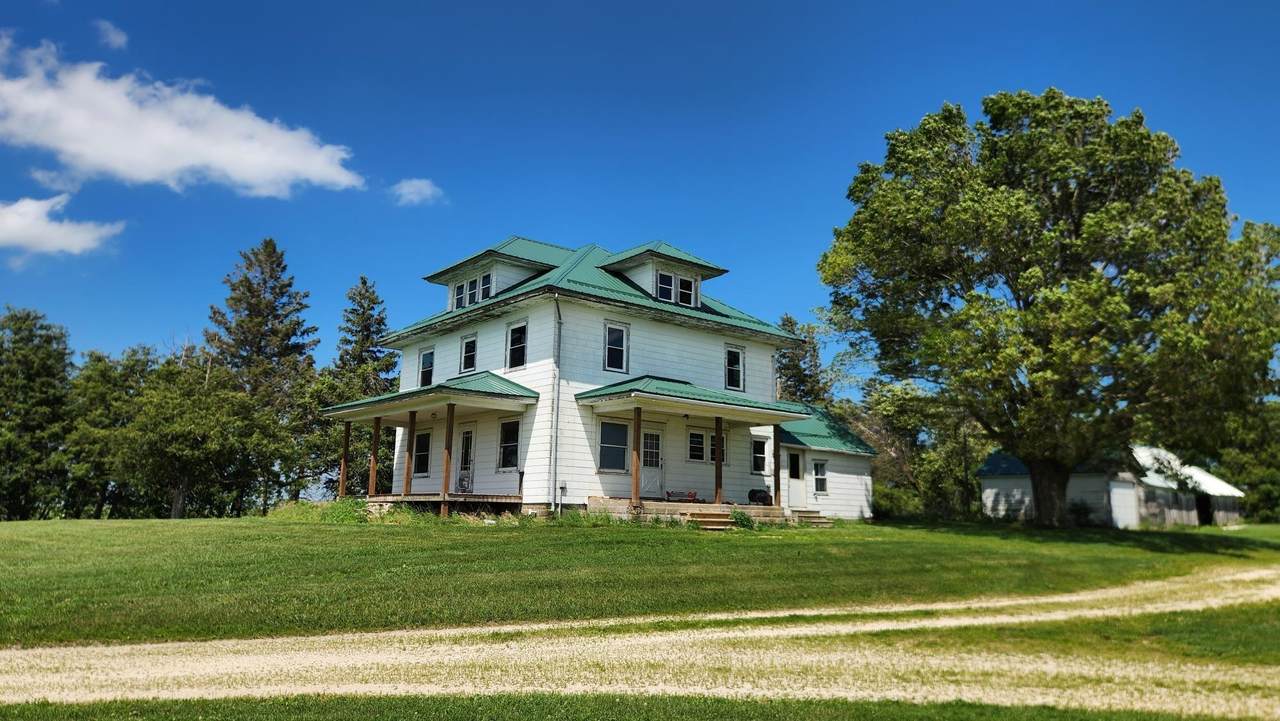 3346 C Avenue - Photo 1