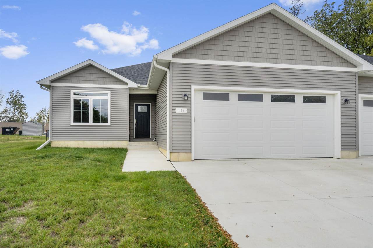 104 Bergen Drive - Photo 1