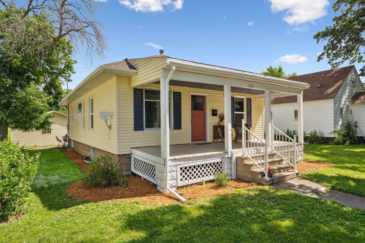 620 Woodlawn Avenue - Photo 1