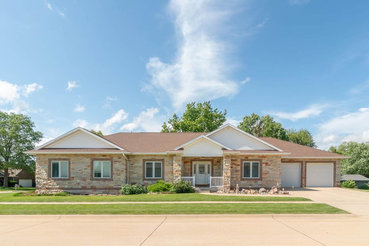 924 Elmridge Drive - Photo 1