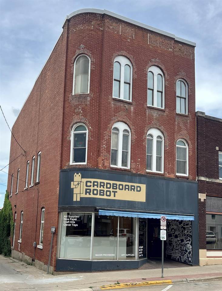110 Winnebago Street - Photo 1