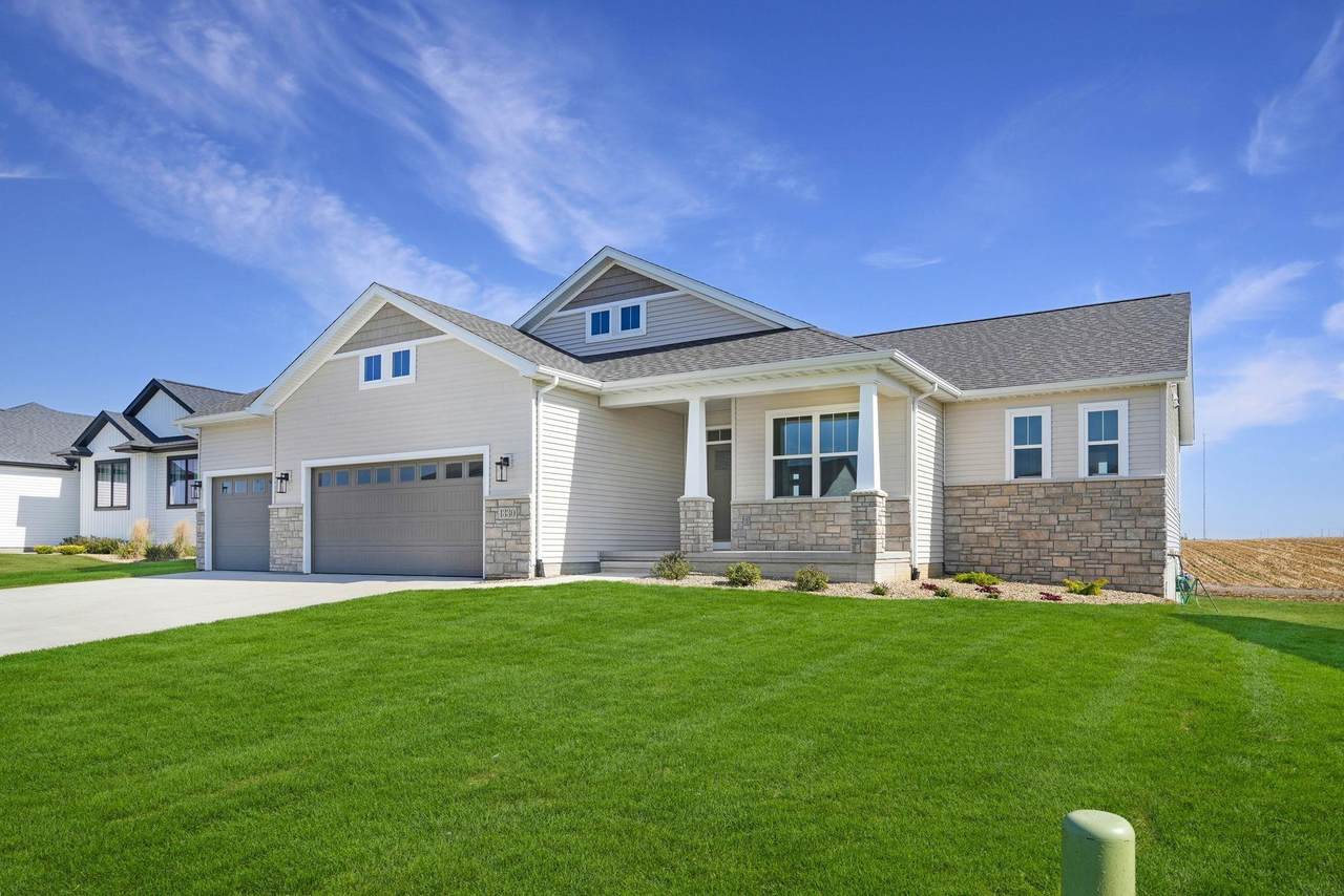 128 Goldcrest Court - Photo 1