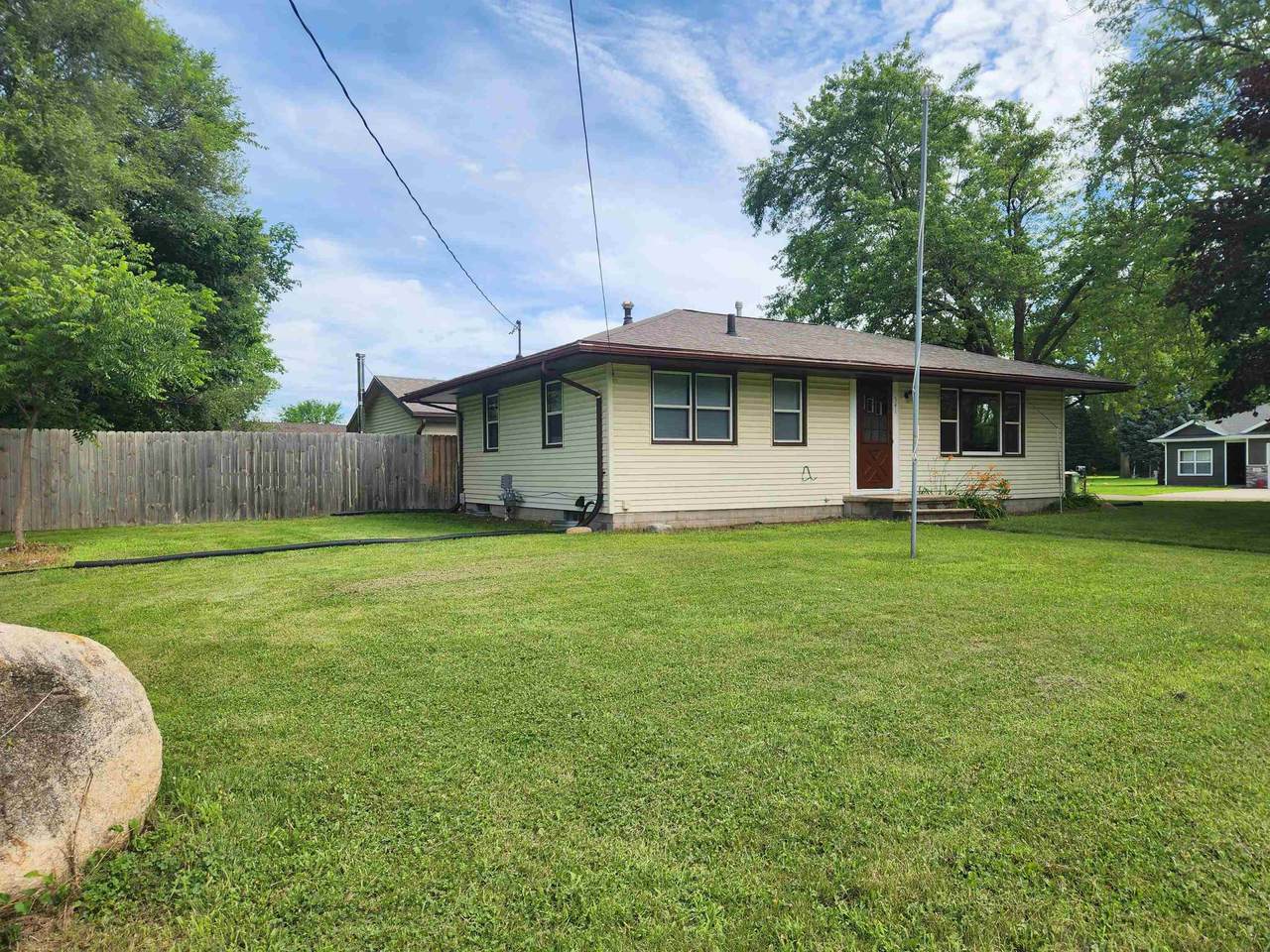 541 Albany Street - Photo 1
