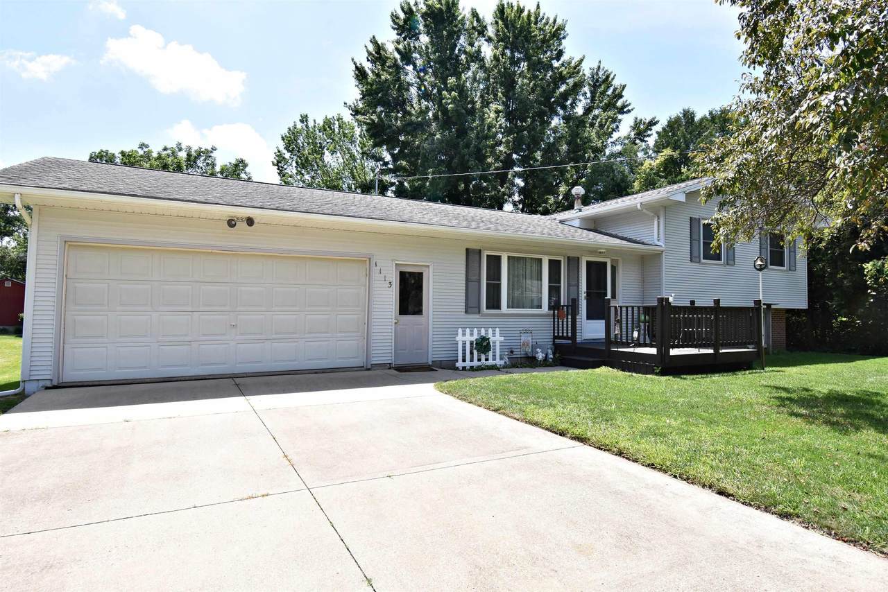 1113 4th St. N.E. - Photo 1