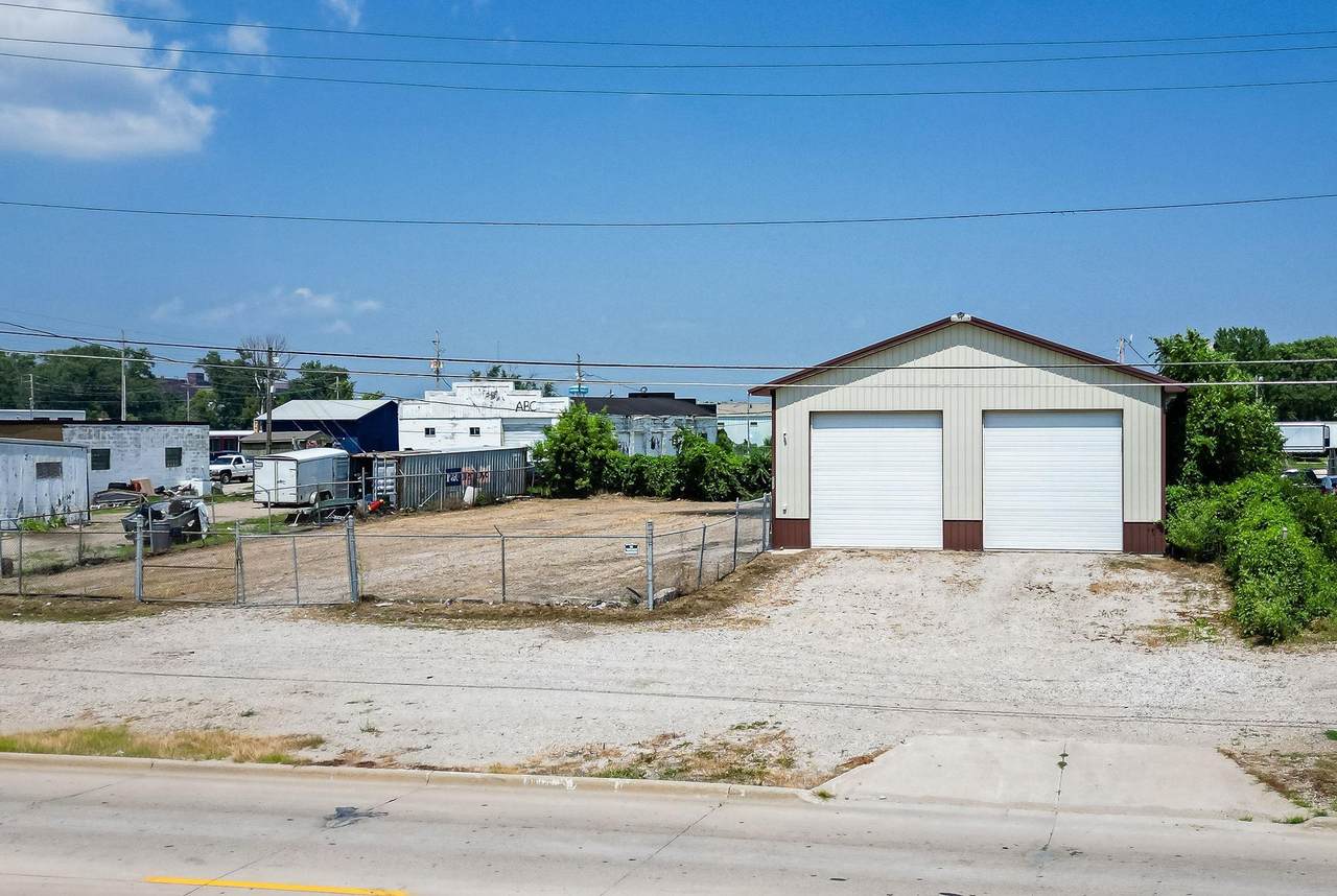 2021 Commercial Street - Photo 1