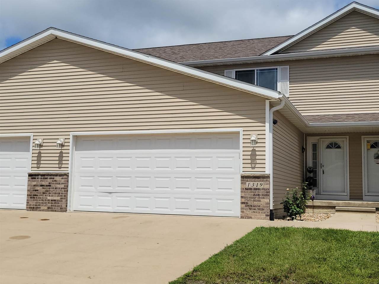 1319 Talcott Court - Photo 1