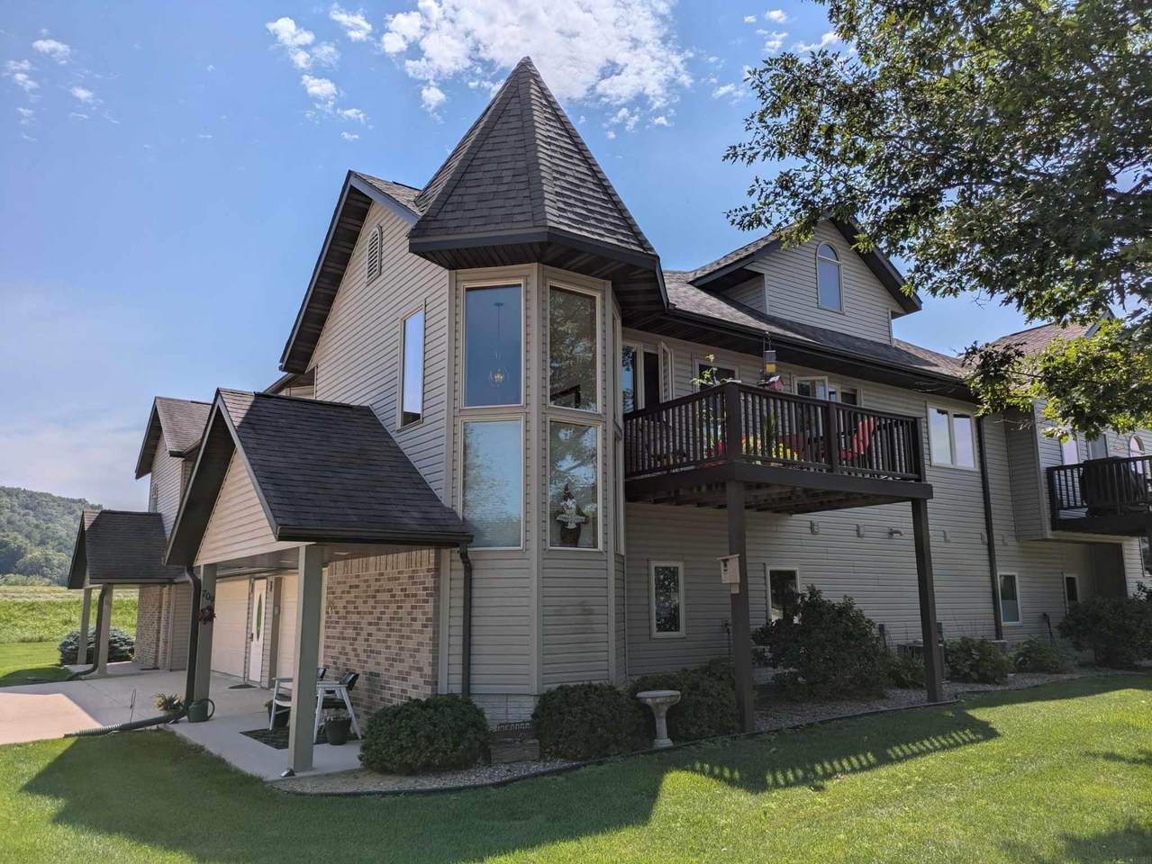 709 Serenity Court - Photo 1
