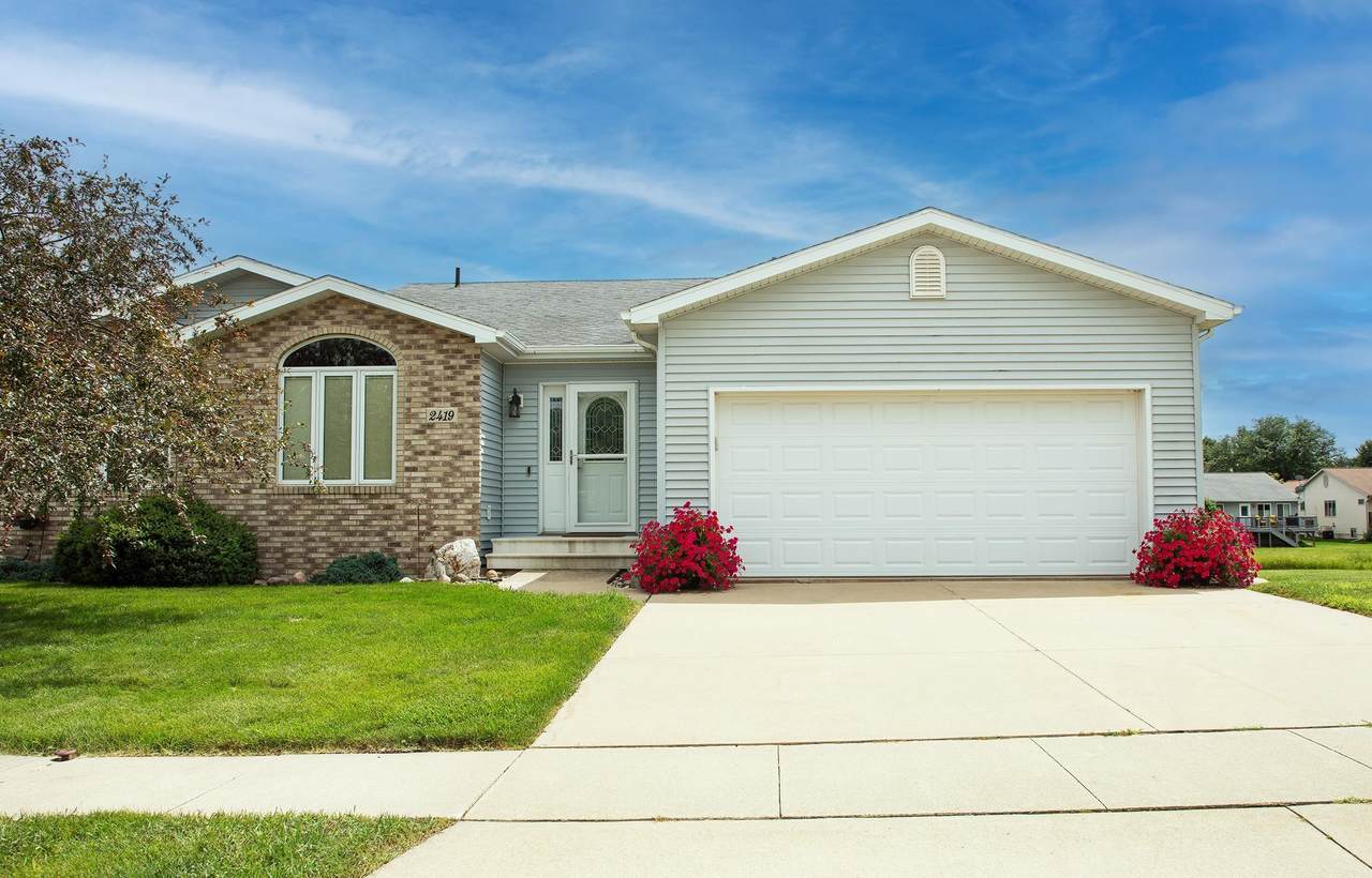 2419 Carstensen Dr - Photo 1