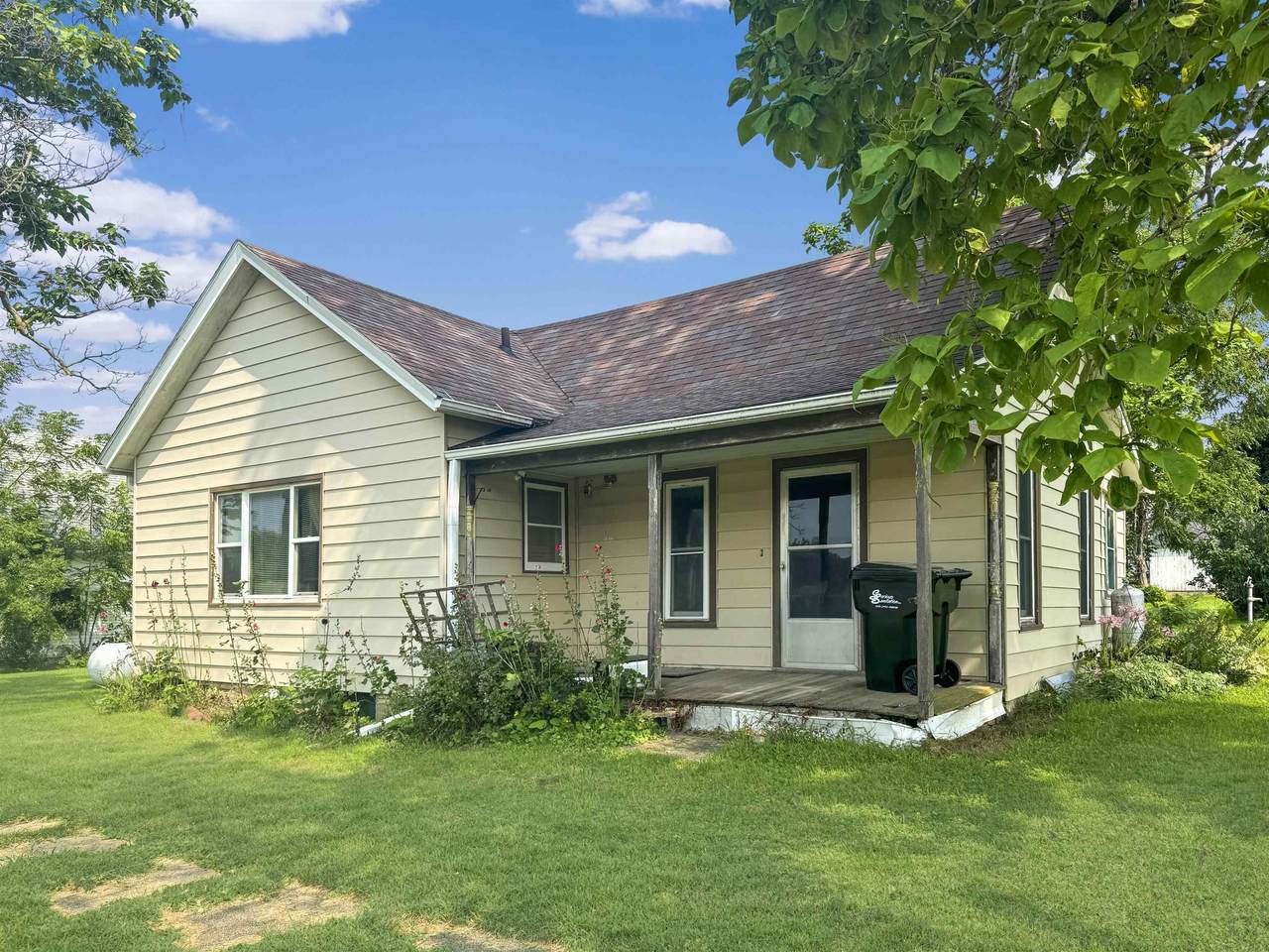 211 2nd Street - Photo 1