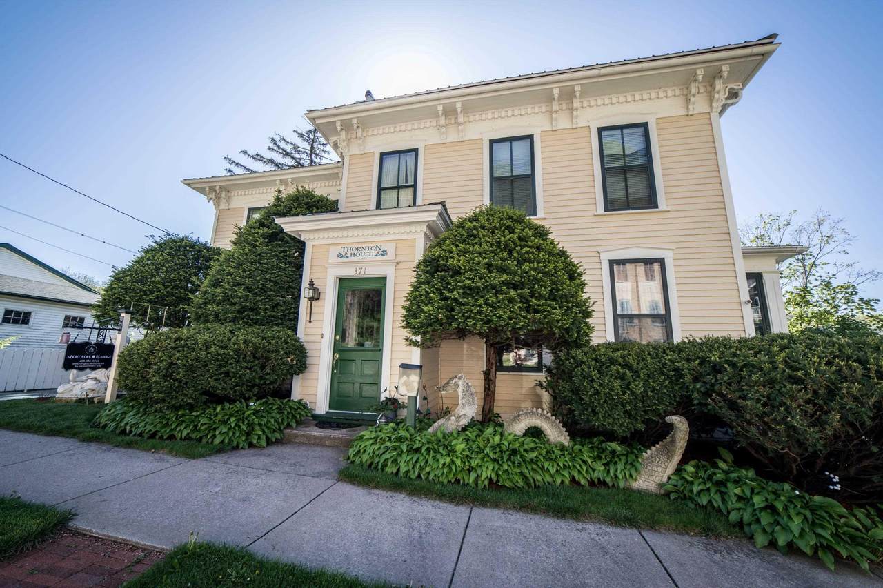 371 Diagonal Street - Photo 1