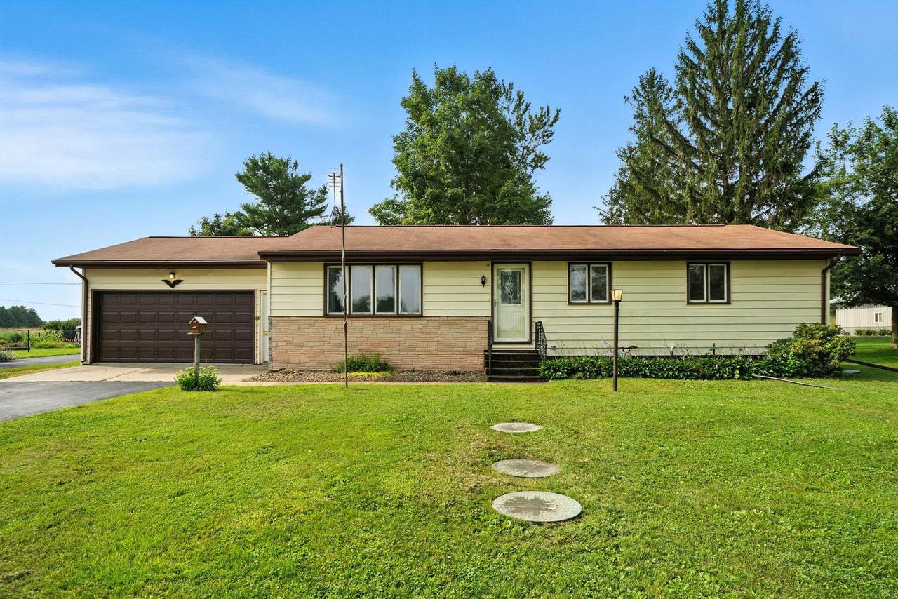 2378 Iowa Highway 24 - Photo 1