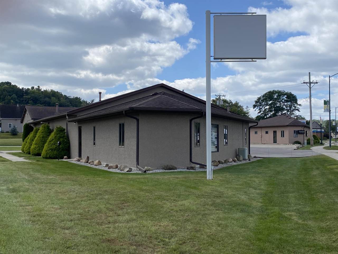 909 Mechanic Street - Photo 1