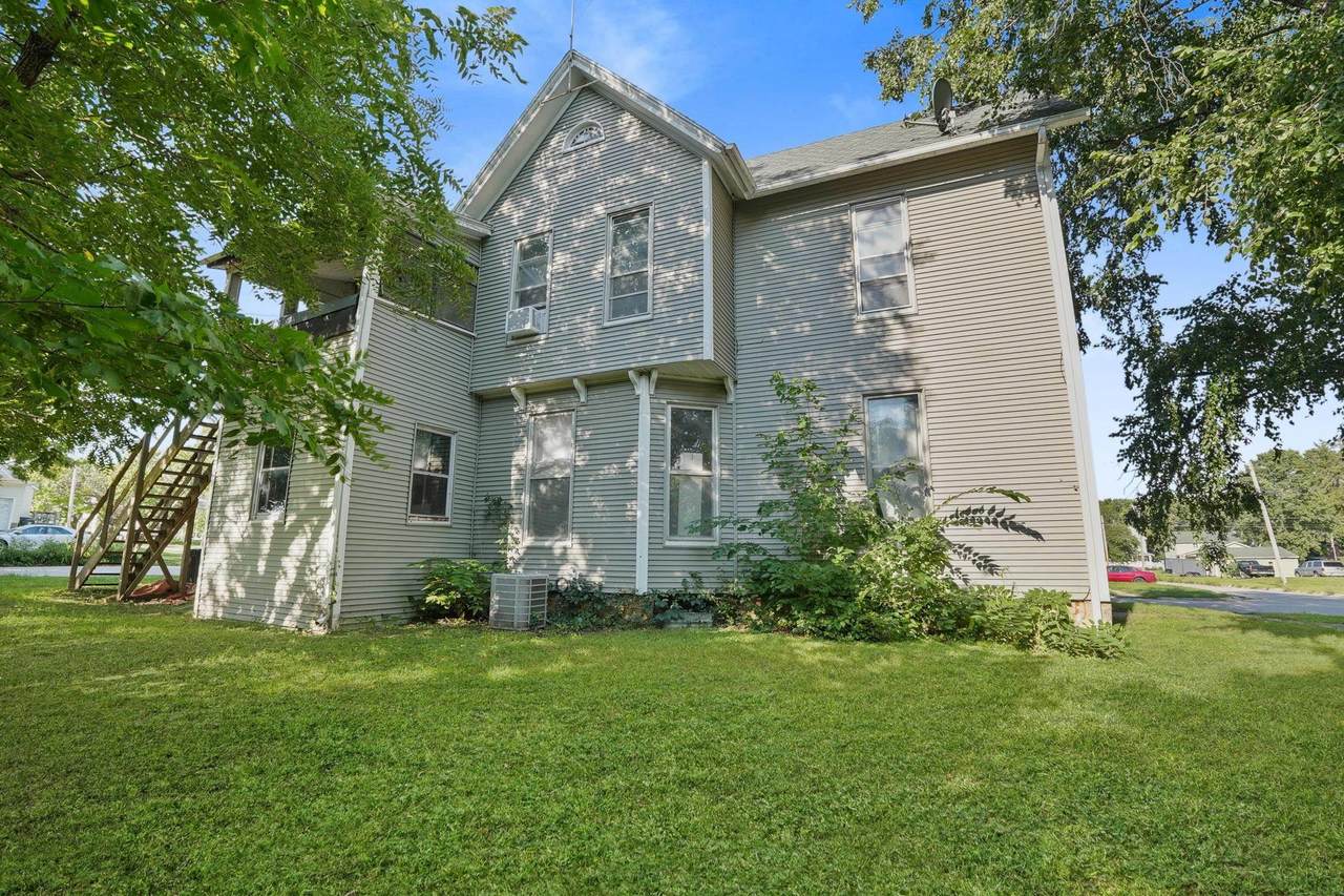 526 8th Street - Photo 1