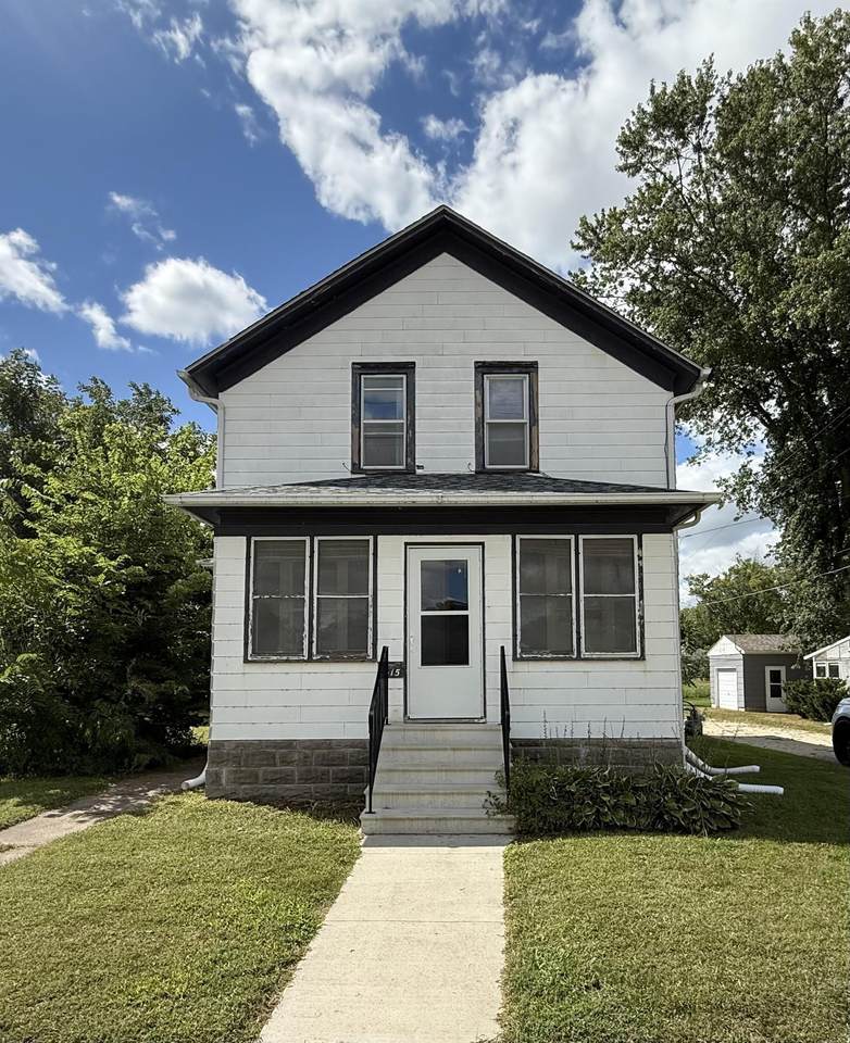 415 5th Street - Photo 1