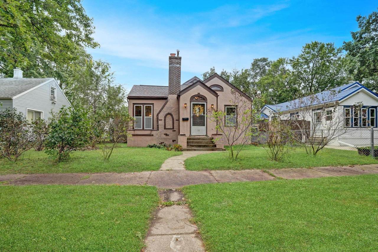 713 Riehl Street - Photo 1