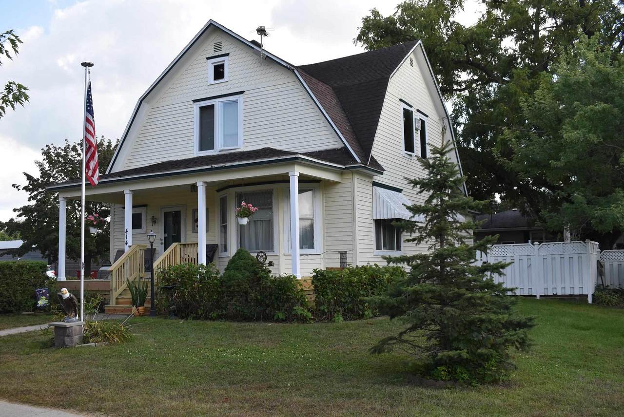 414 4th Street - Photo 1