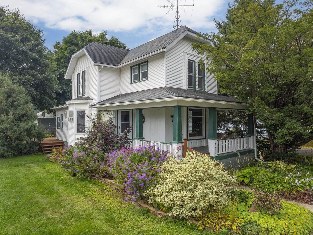 207 5Th St Street - Photo 1