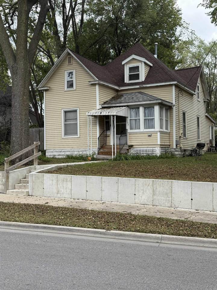 1002 Mobile Street - Photo 1