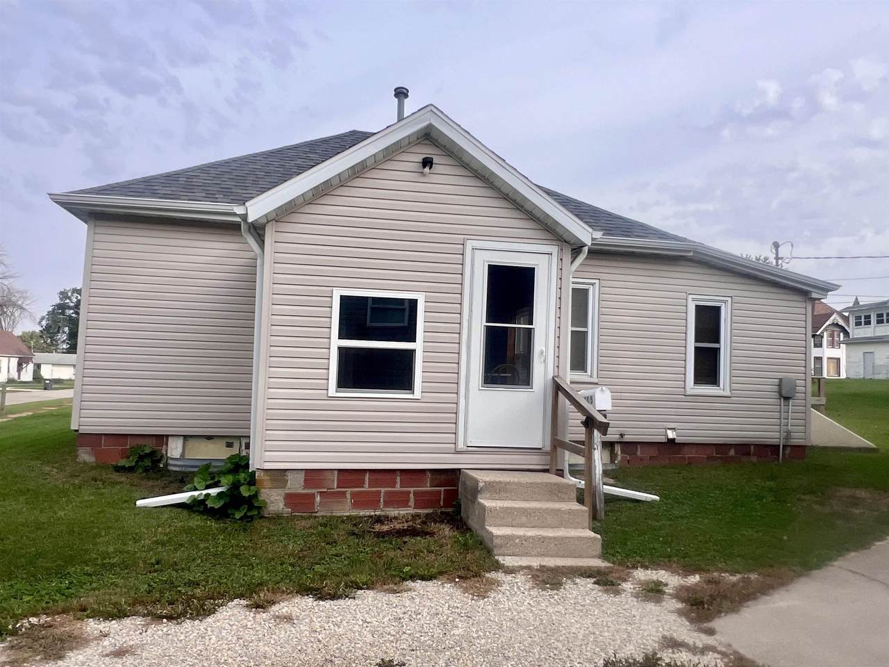 1005 15th Street - Photo 1