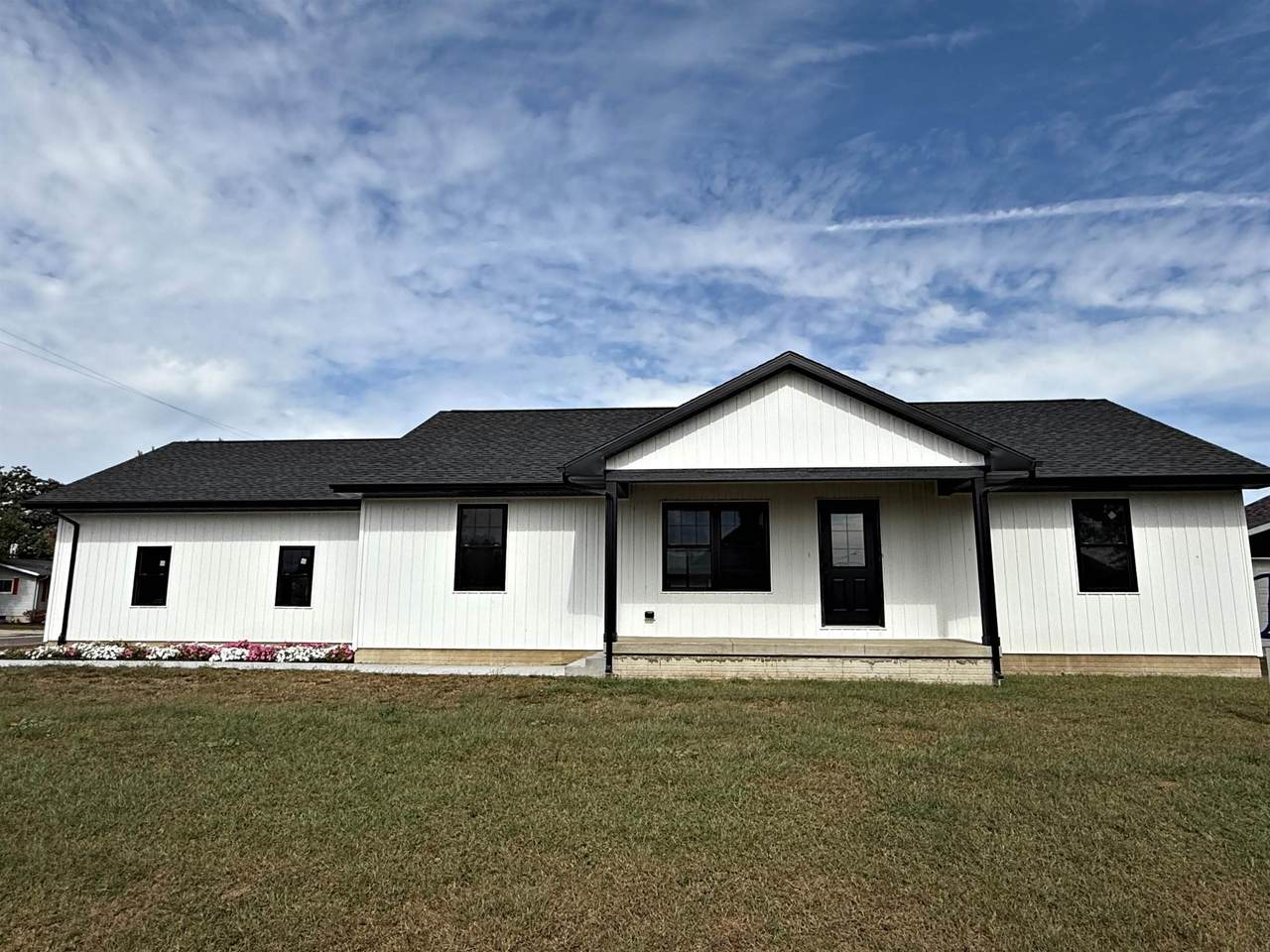 501 Dubuque Street - Photo 1