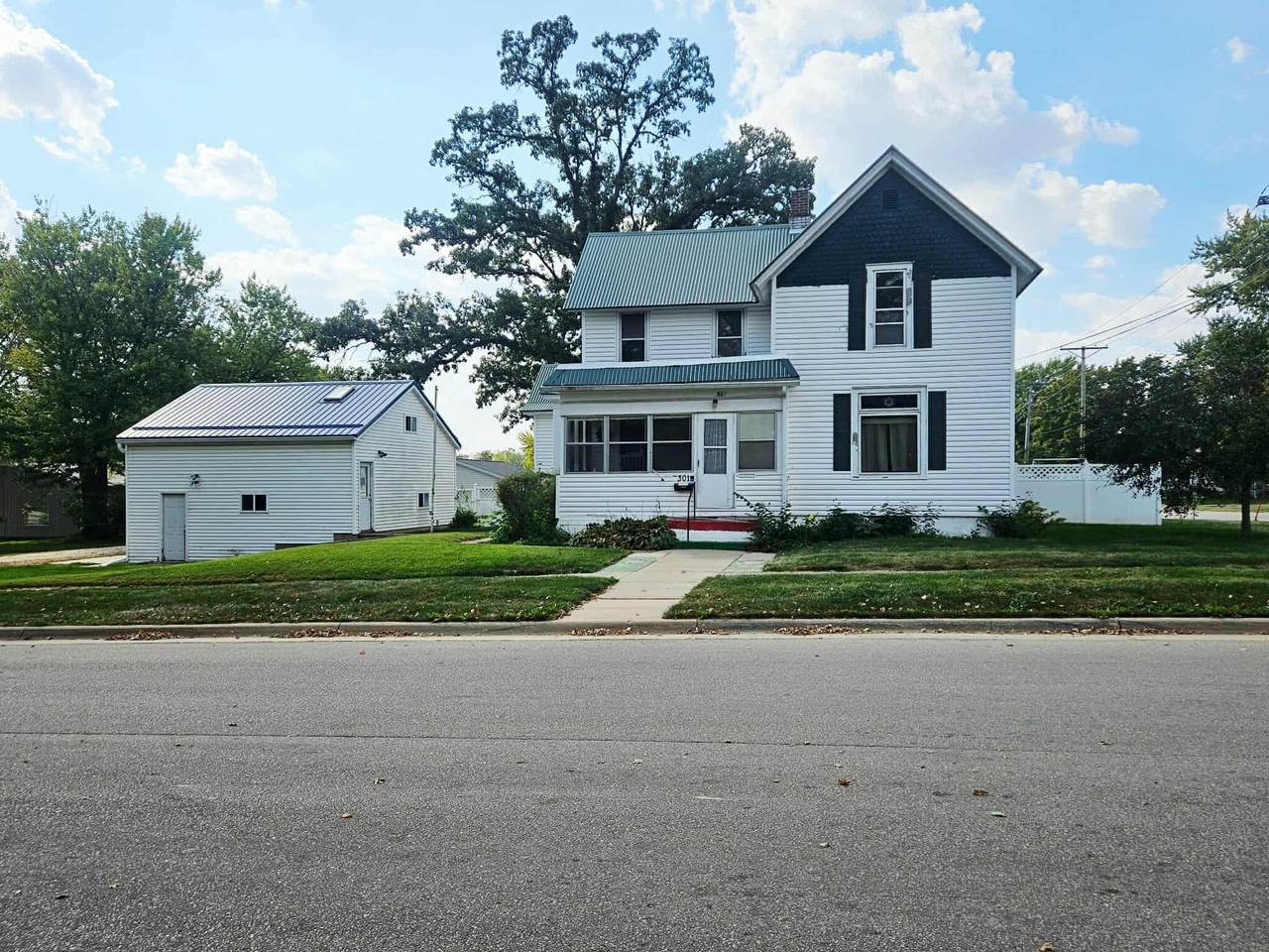 301 5Th St Street - Photo 1