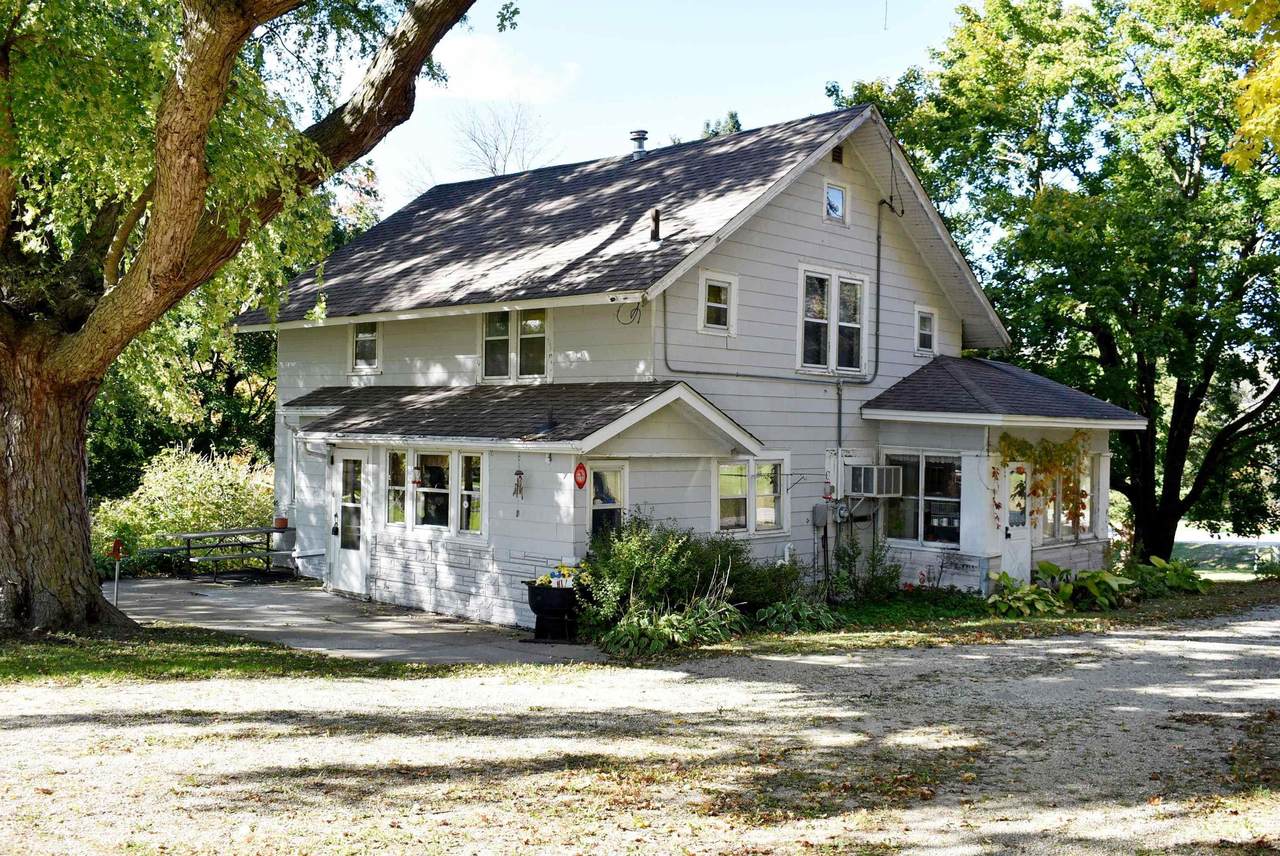 1468 Hwy 105 - Photo 1