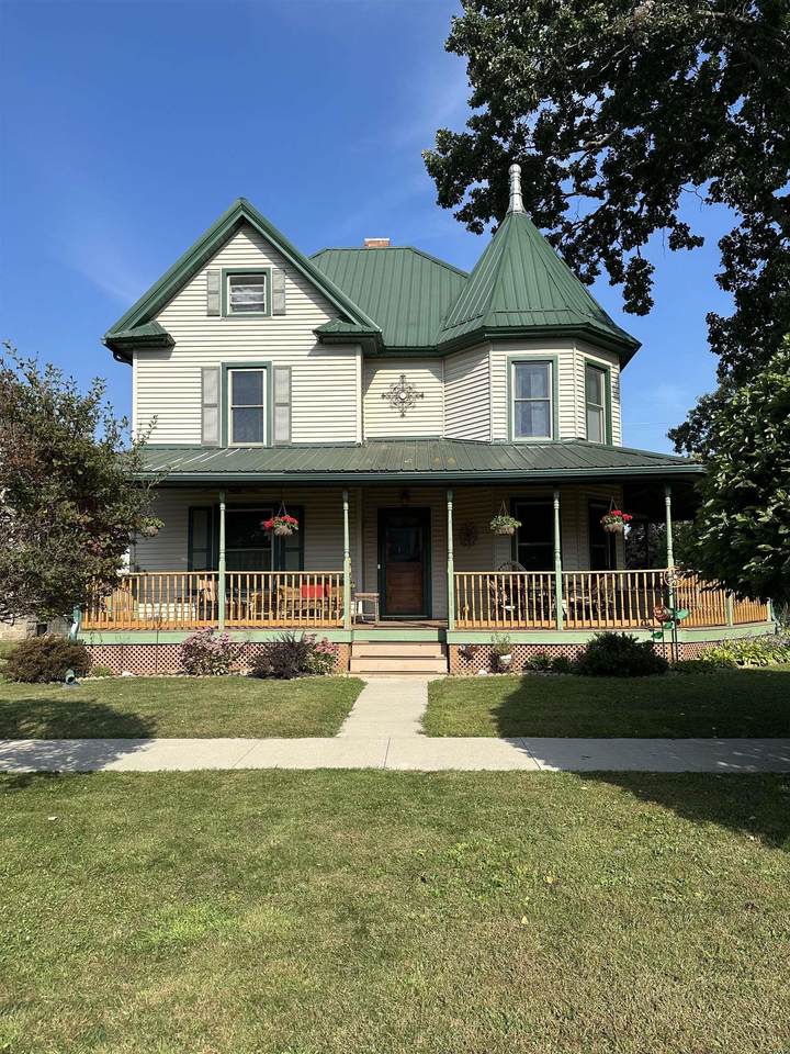 117 3 St Street - Photo 1