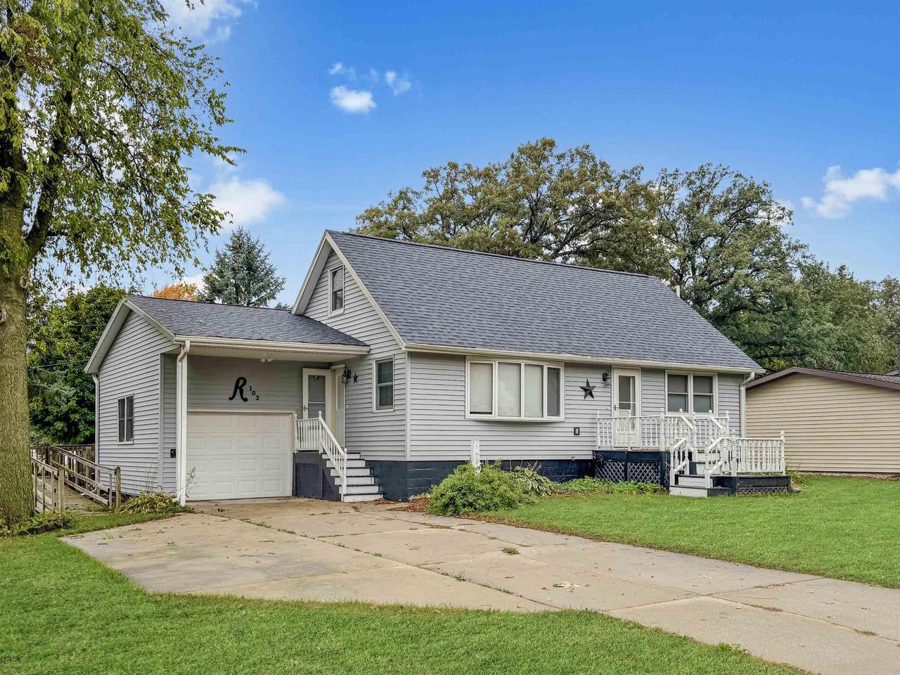 103 Pershing Avenue - Photo 1