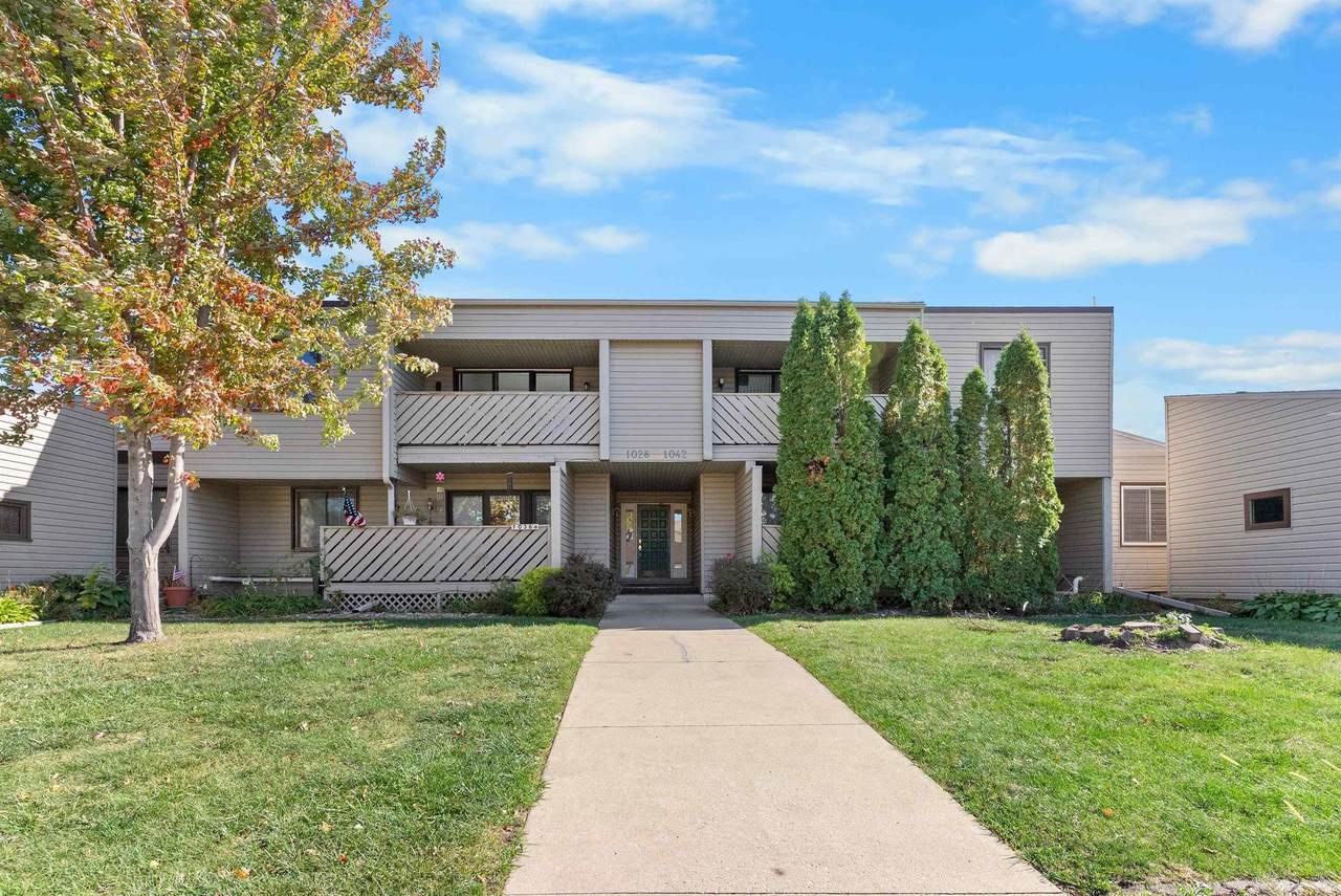 1042 Prairie Meadow Court - Photo 1