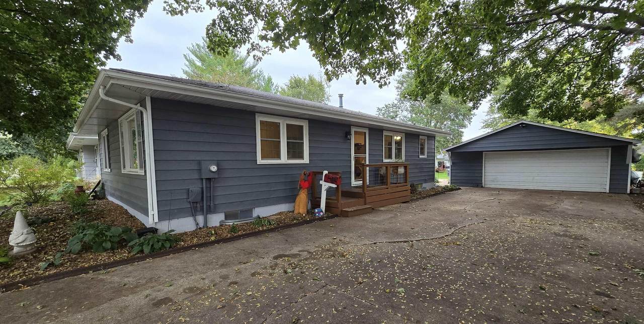 805 Iowa Street - Photo 1