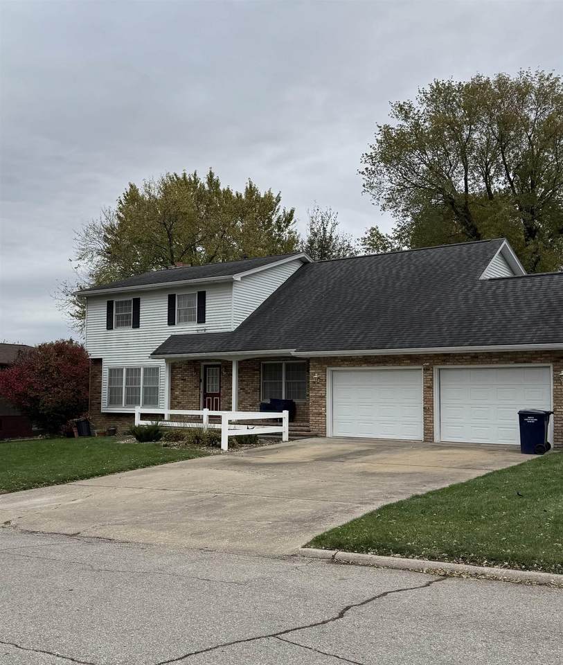 214 Valley Dr - Photo 1