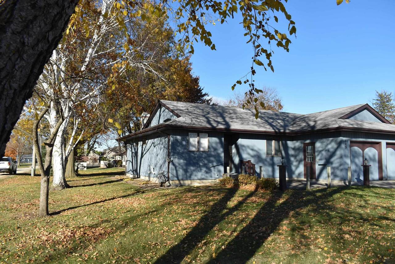 705 4th Street - Photo 1