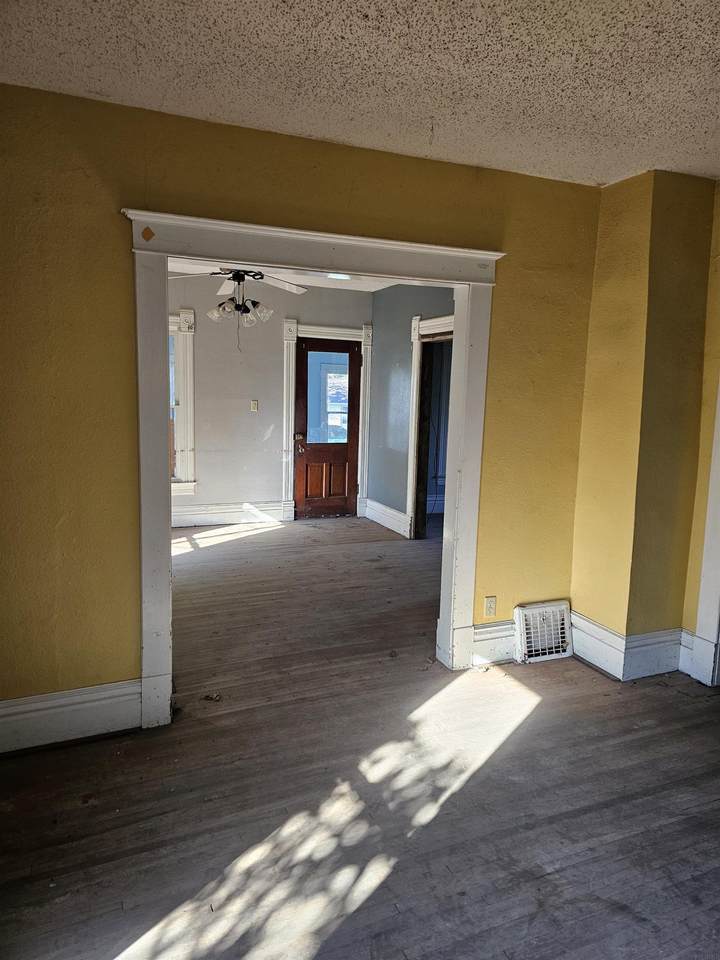 910 Blackhawk Street - Photo 1