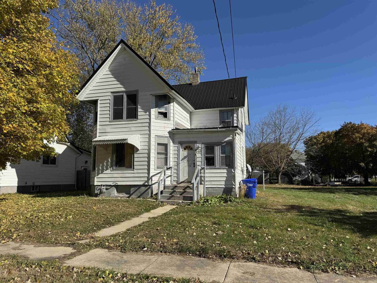 107 7 Avenue - Photo 1