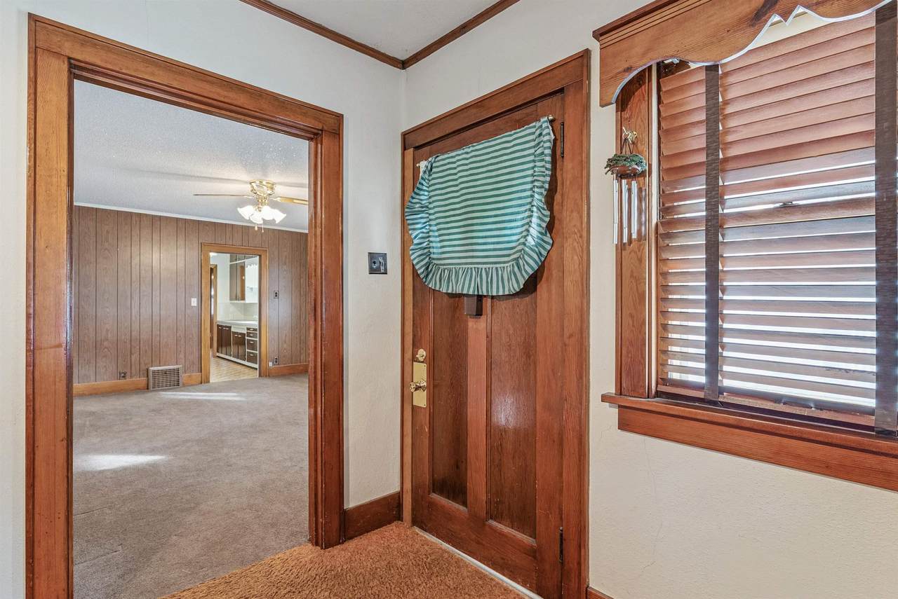 1017 Forest Avenue - Photo 1