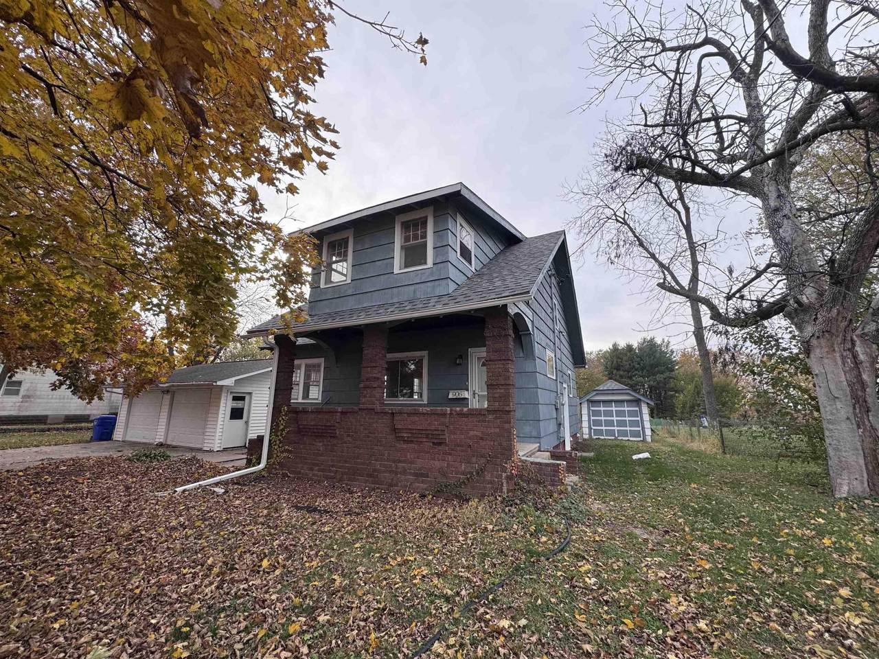 906 N Frederick - Photo 1