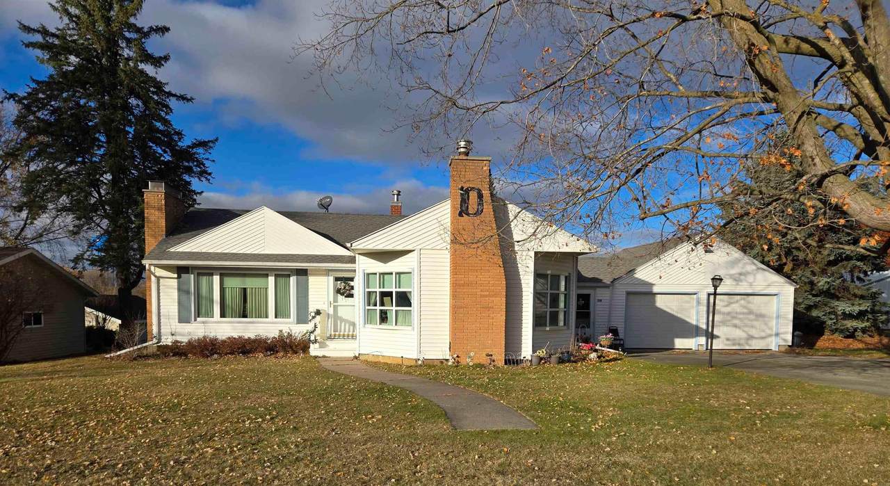 716 6th Ave - Photo 1