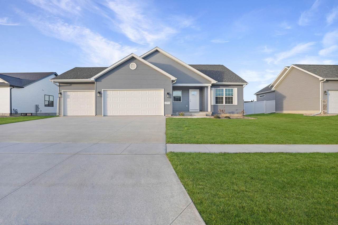 2715 Autumn Woods Drive - Photo 1