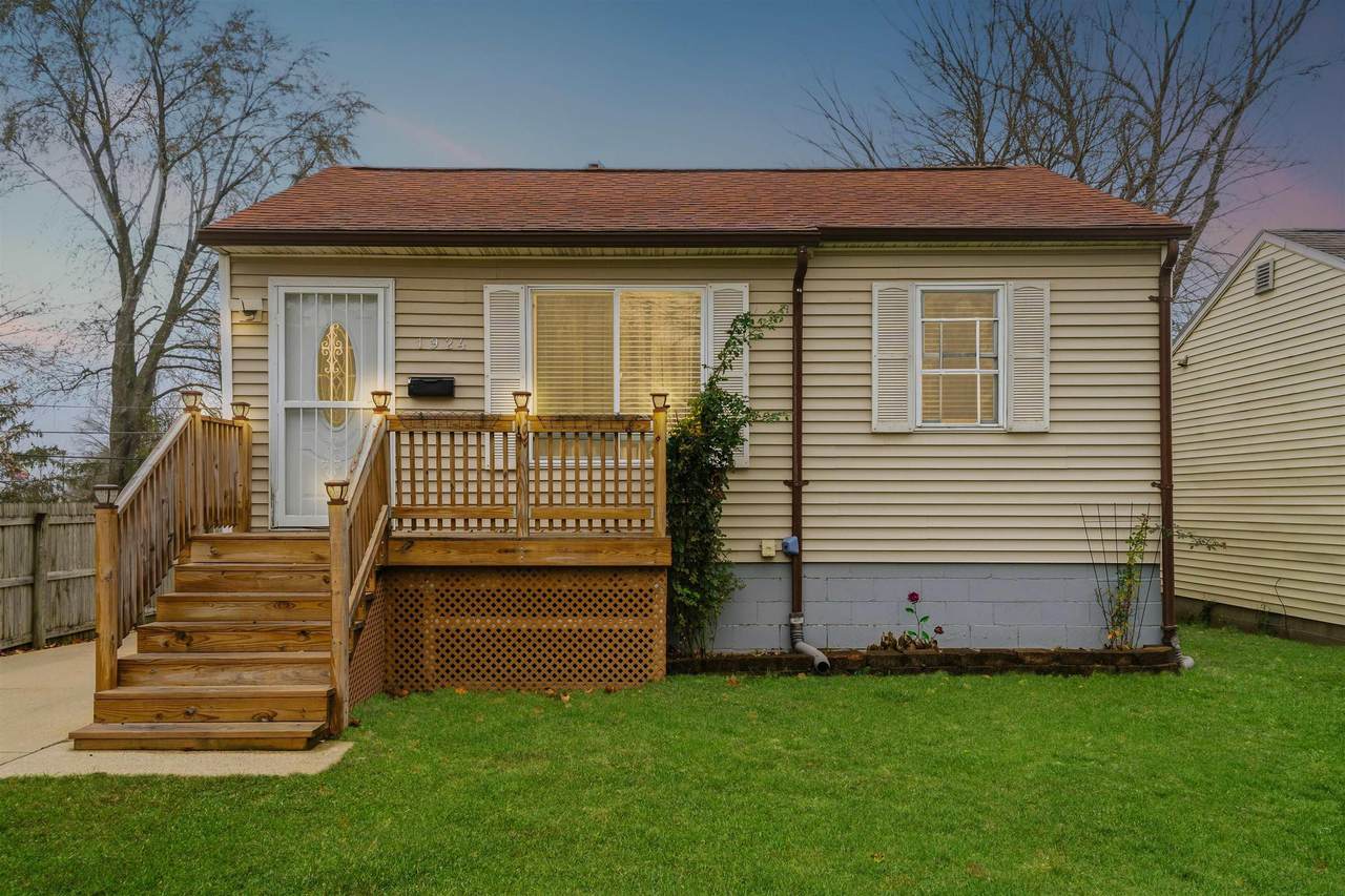 1924 Locke Avenue - Photo 1