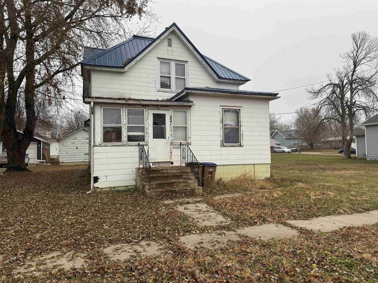 221 2nd Avenue - Photo 1