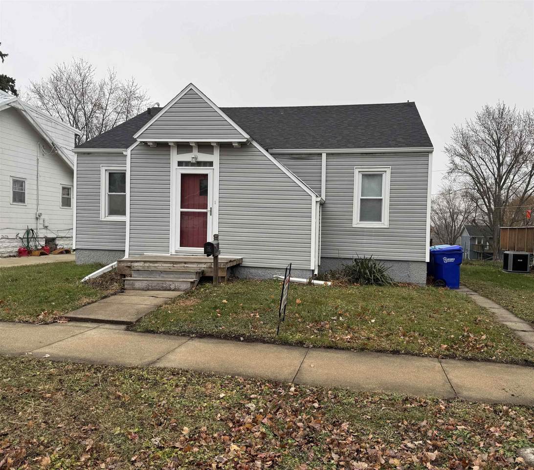 827 1st Avenue - Photo 1