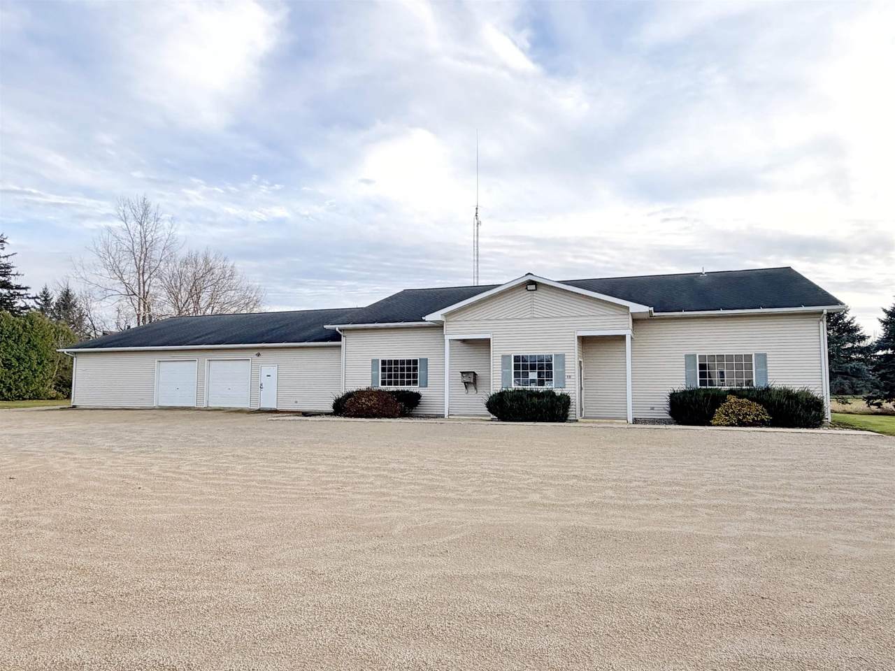 221 5th Street - Photo 1