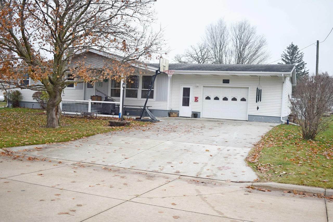 205 7th St. E - Photo 1