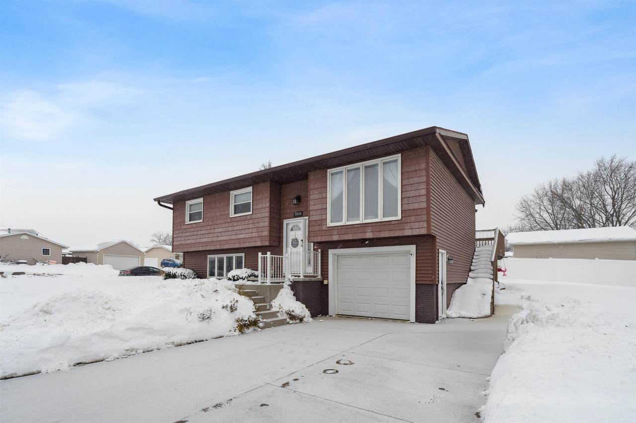 3824 Monterey Drive - Photo 1