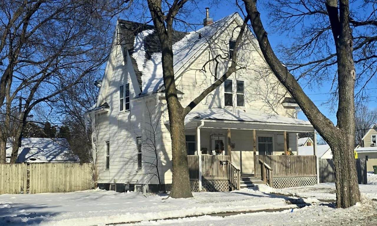 411 4th Ave Avenue - Photo 1