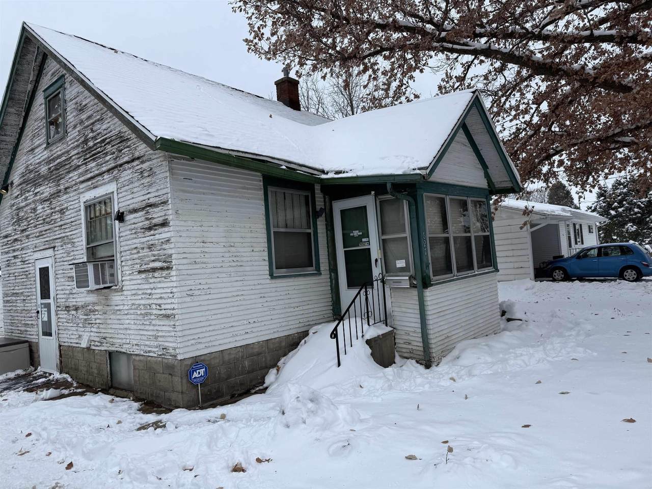 627 Downing Avenue - Photo 1