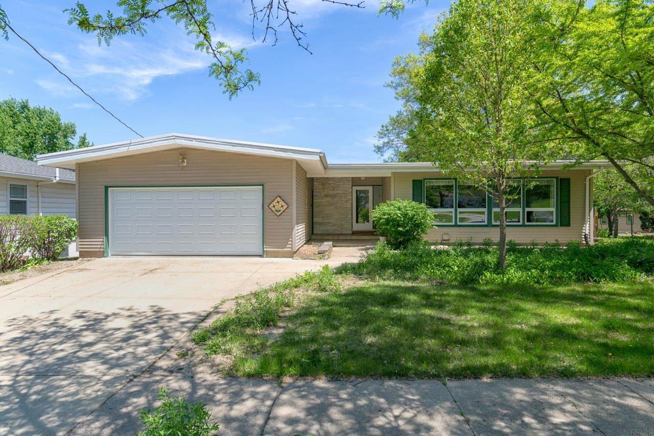 412 Dickens - Photo 1